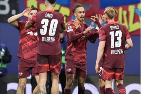 لايبزج يعمق جراح دورتموند بثنائية نظيفة في البوندسليجا